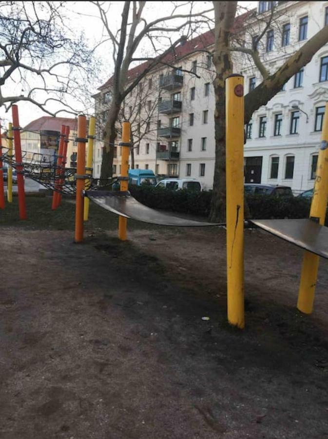 Familienfreundliche Unterkunft Am Puls Der Stadt Лайпциг Екстериор снимка